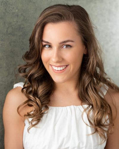 Amy Hodson, musical theatre performer represented by CCM